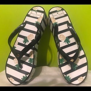🍀BOGO🍀Kate Spade Stripped pineapple wedges🍀